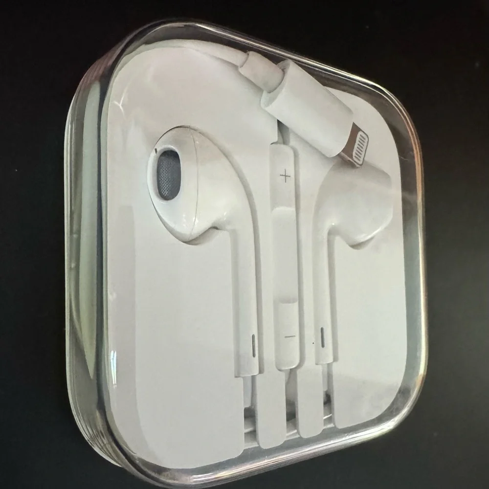 Apple Headphones & Case iPhone iPod iPad‎ Earbuds Headphones 3.5mm EUC